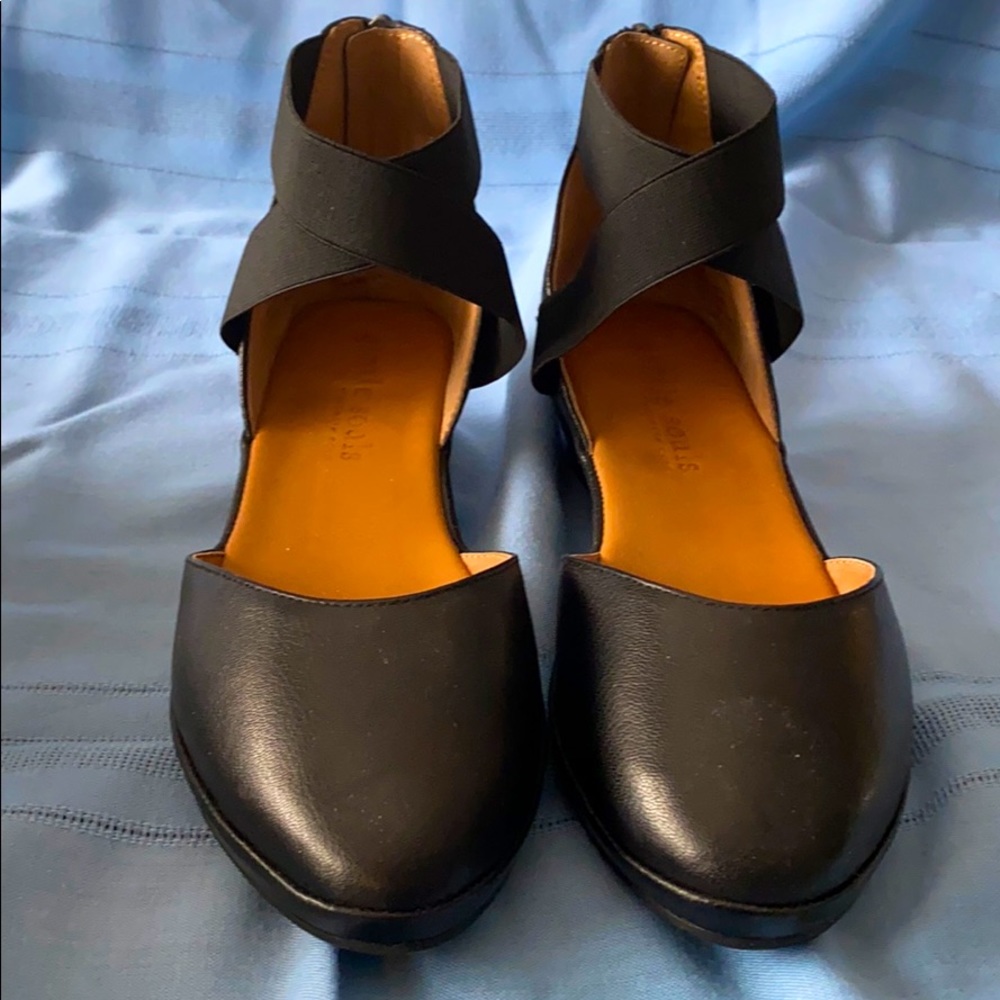 Gentle souls flats